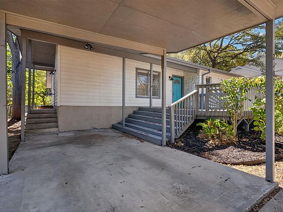 3rd image of 2703 Princeton Dr