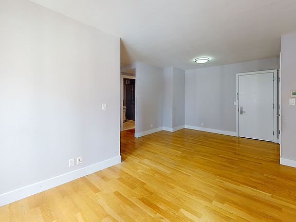 4th image of 301 E 47th St APT 15P