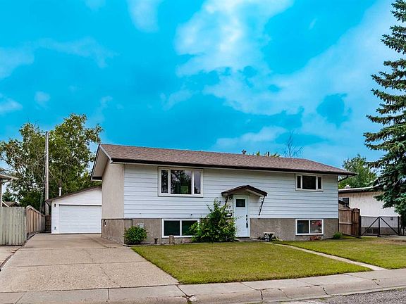 2nd image of 152 N Maddock Way NE