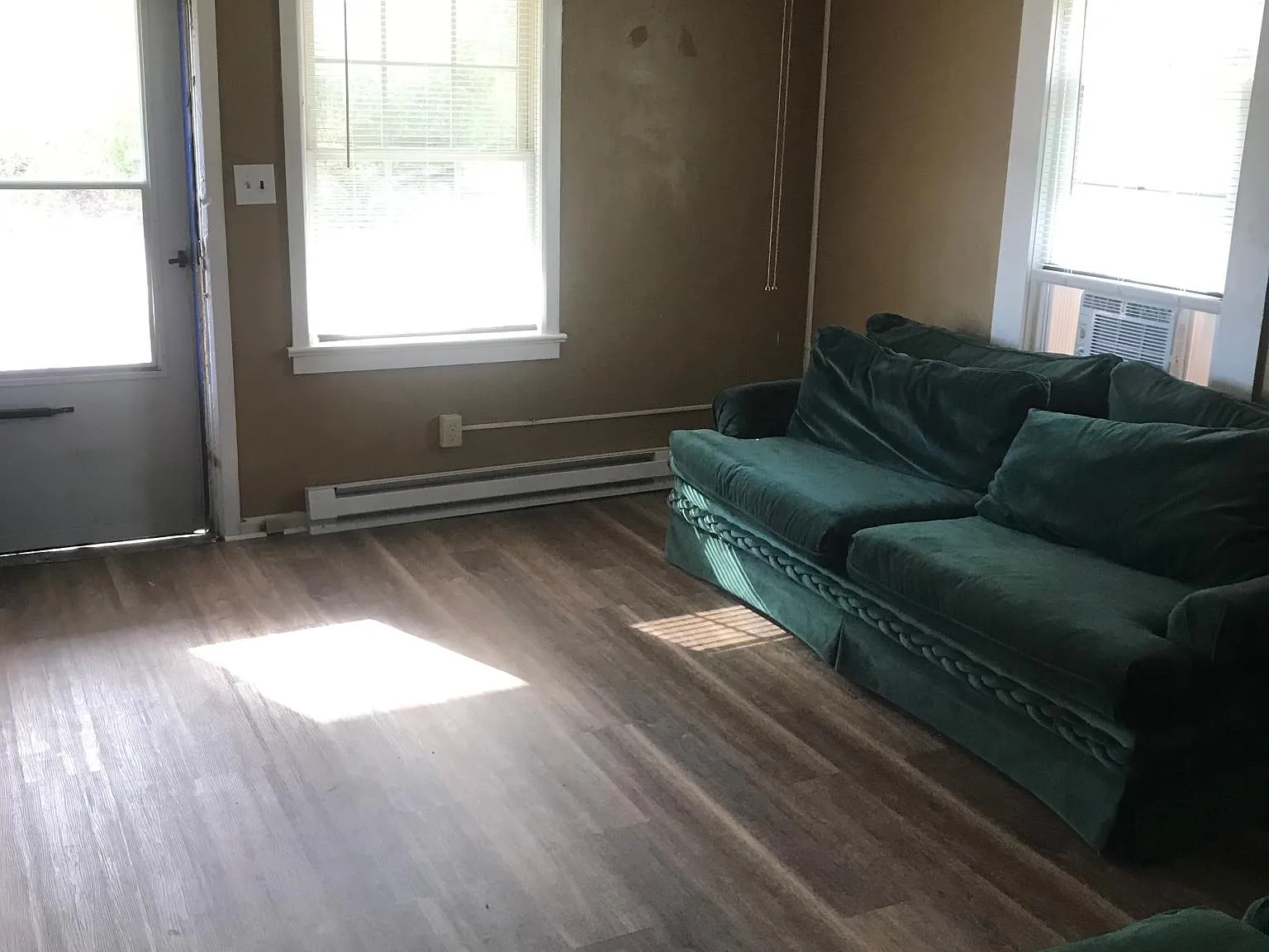 1204 Desmond St — Photo 2
