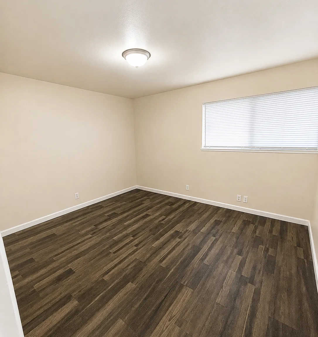 2 bed, 1000 sqft, $1,490 — Photo 4