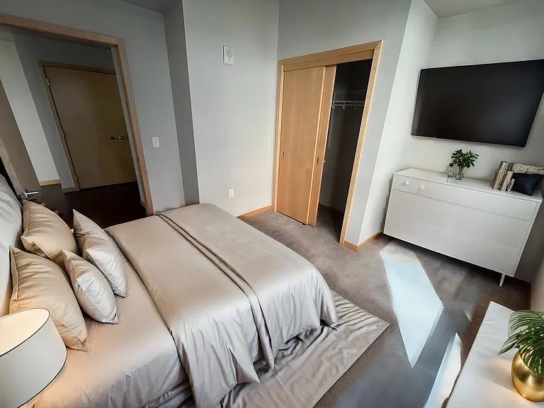 Venture Luxury High Rise — Photo 242