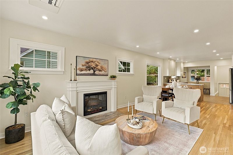 3rd image of 8055 Corliss Avenue N