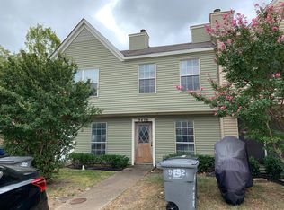 9426 Olde Village Ct, Dallas, TX 75227
