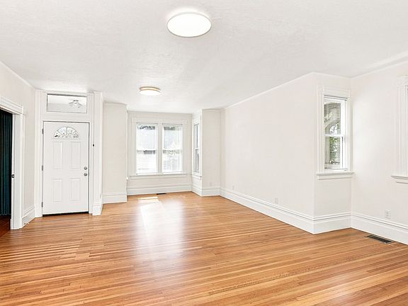 4th image of 1741 Rose St