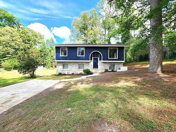 2nd image of 203 Tanglewood Dr
