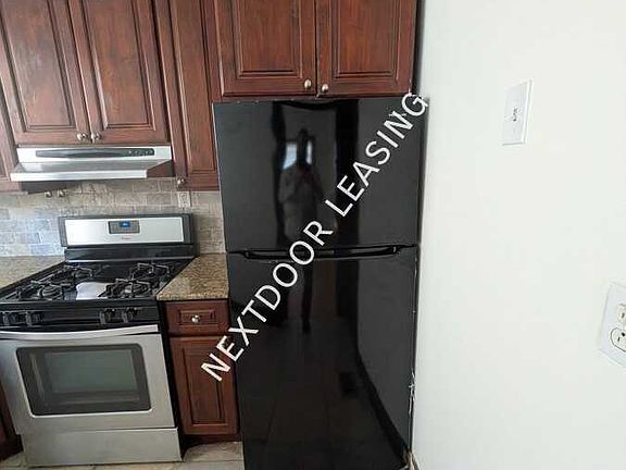 2nd image of 16 E 31st St #2M