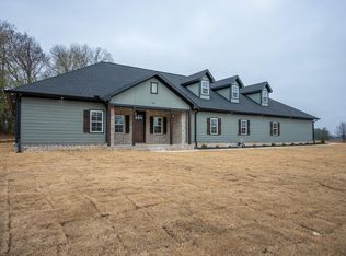 1867 Locust Grove Rd, Batesville, AR 72501