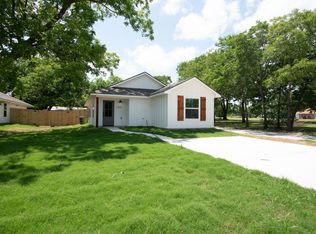 1325 Franklin St, Bonham, TX 75418