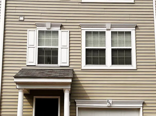 255 Birds Eye View Dr, Morgantown, WV 26501