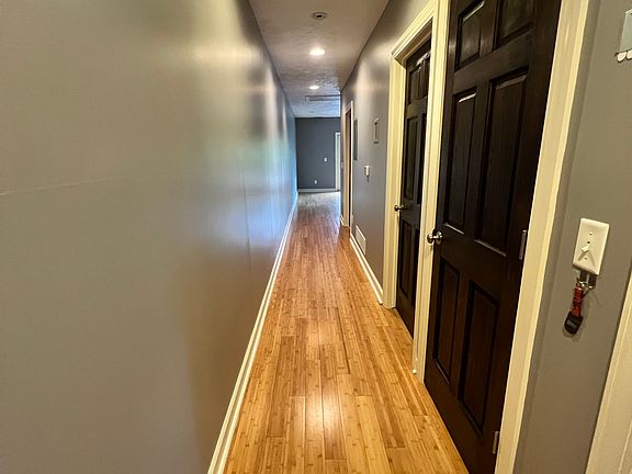 4th image of 607 Livingston Ave NE #1