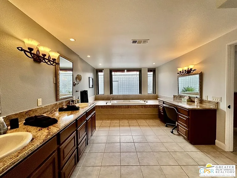 515 Desert Lakes Dr — Photo 22
