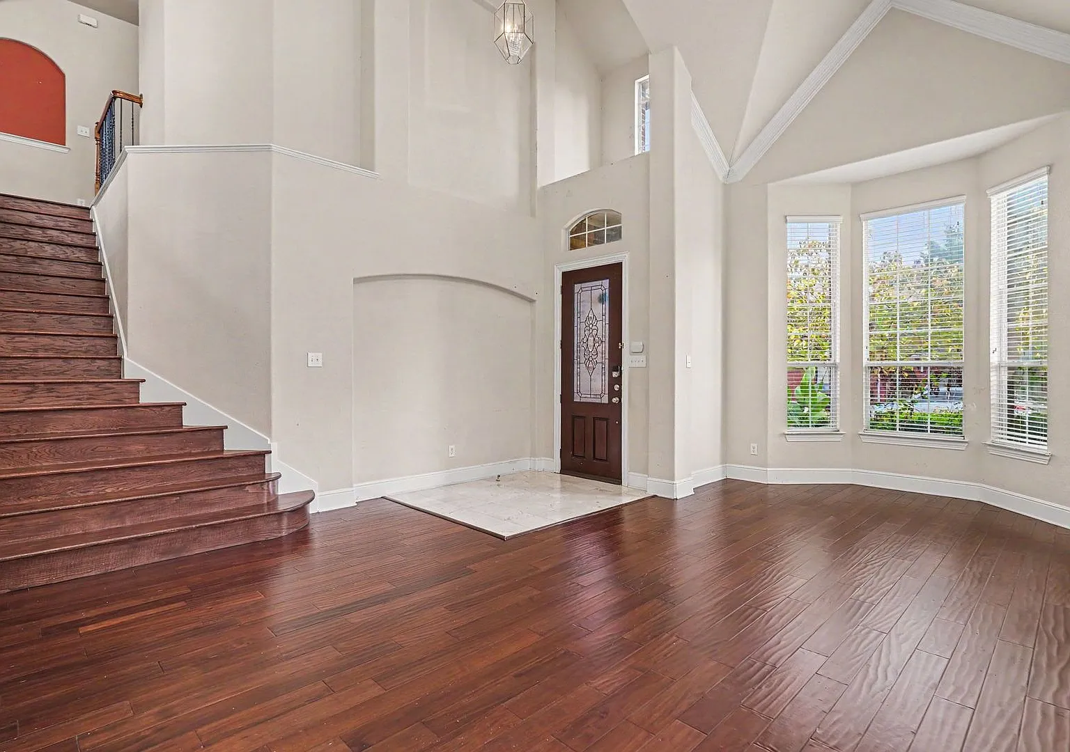 Welcome to 1344 Valley Vista Dr, a charming single-family home in the desirable Valley Ranch area... — Photo 4