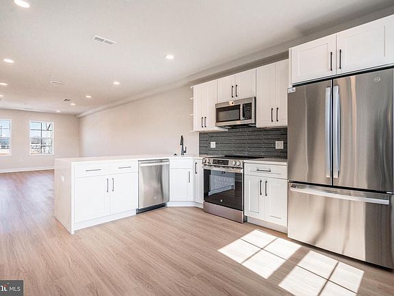 3rd image of 4011 Marilyn Dr #A98