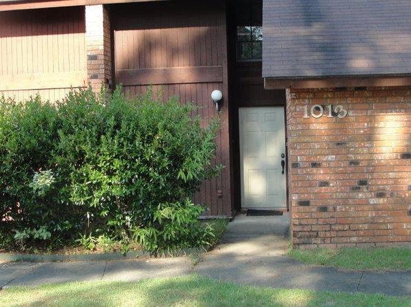 1013 Retreat St W, Pineville, LA 71360
