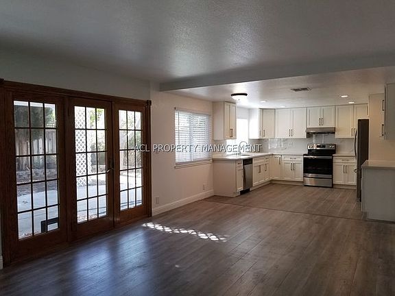 4th image of 4408 Deerfield Dr