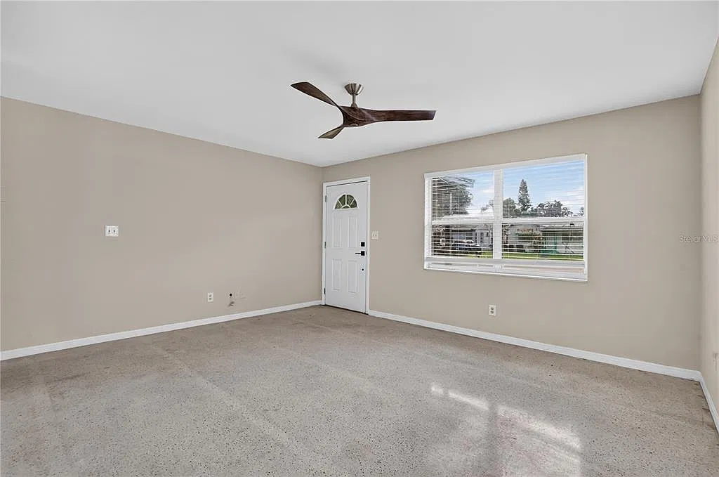 2 bed, 1.0 bath, 832 sqft, $2,300 — Photo 3