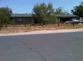 20710 Powhatan Rd, Apple Valley, CA 92308