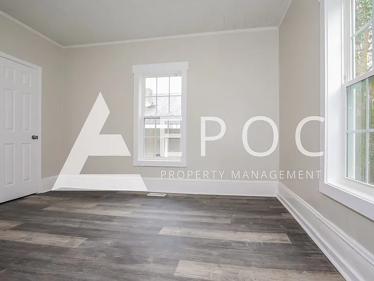 638 Wesley Dr — Photo 8