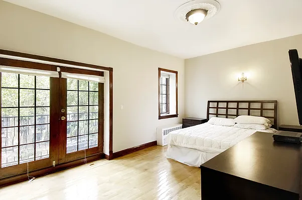 Rented by City Connections Realty | media 1