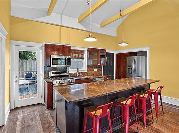 5th image of 516 Peniston St