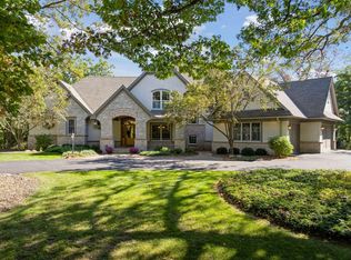 6 Blue Flag Ct, North Oaks, MN 55127