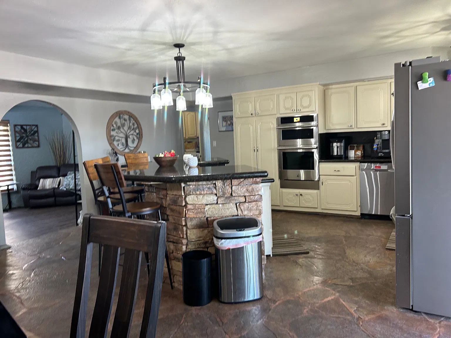 3 bed, 1737 sqft, $2,900 — Photo 4