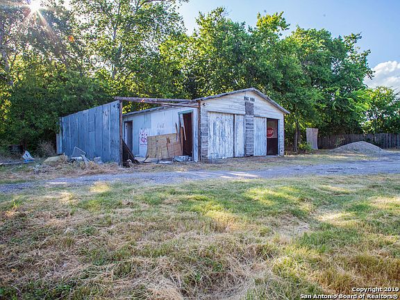 5th image of 134 W Formosa Blvd