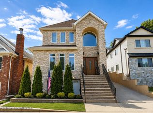 17 Russell St, Staten Island, NY 10308