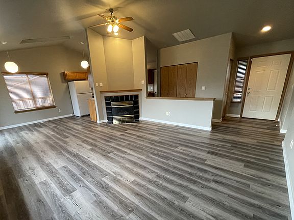 2nd image of 6722 61st Pl NE