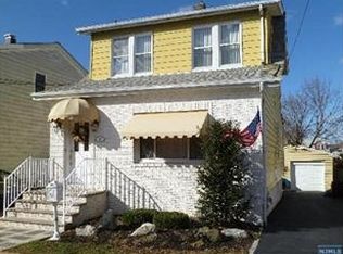 17 Pine St, Lodi, NJ 07644