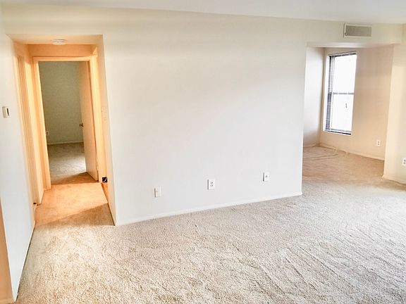 5th image of 112 Duvall Ln APT 202