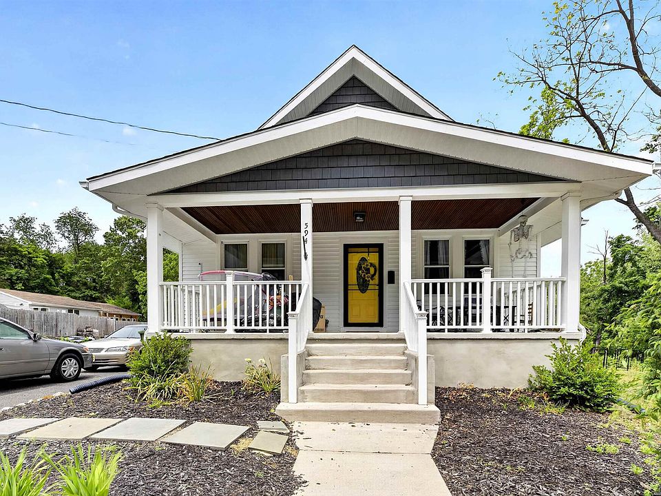 1st image of 594 E Holly Ave