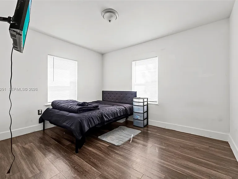 919 NW 66th St — Photo 12