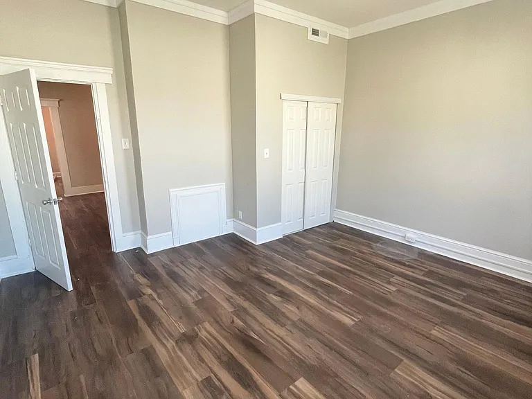 236 E 8th St #2 — Photo 5
