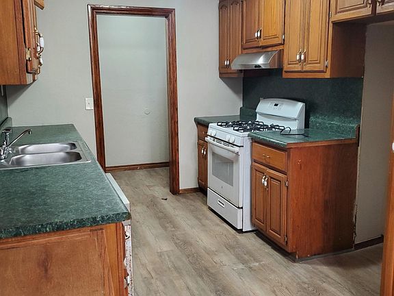 3rd image of 2608 N Hammond Ave