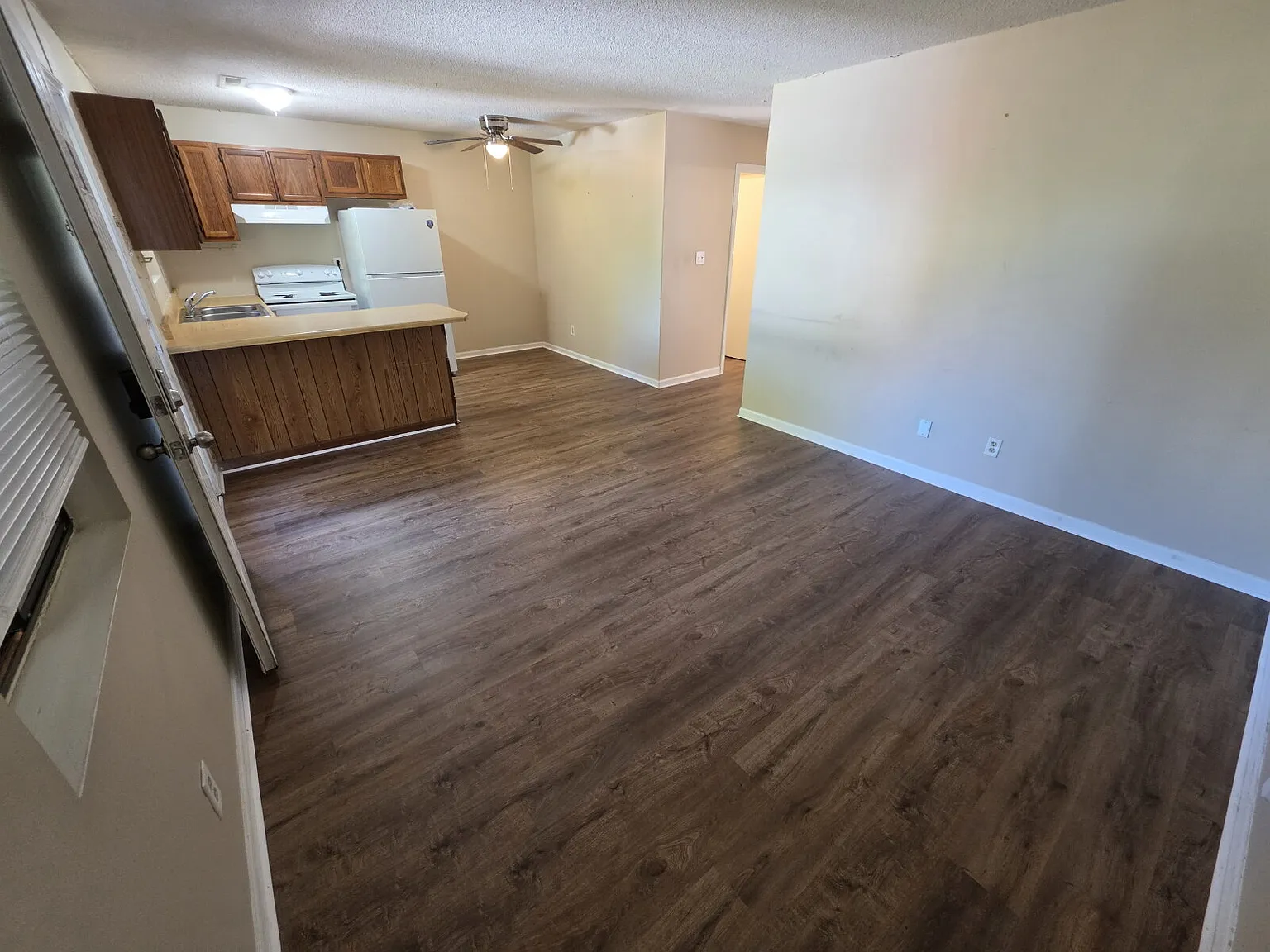 2 bed, 1.0 bath, $1,000 — Photo 3