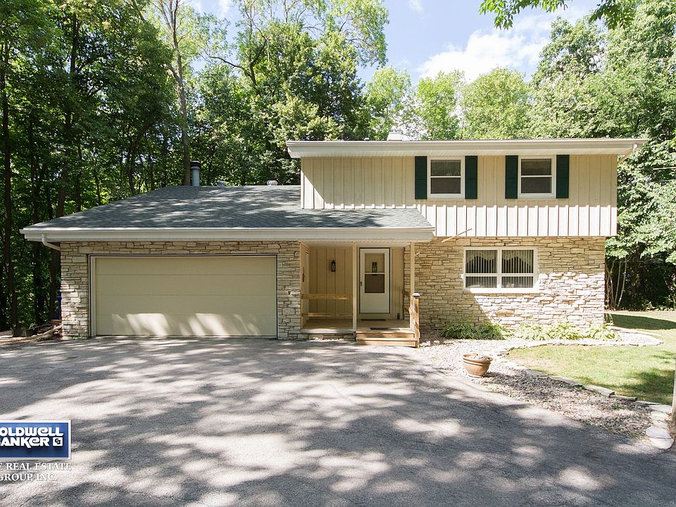 5996 Hiawatha Dr
