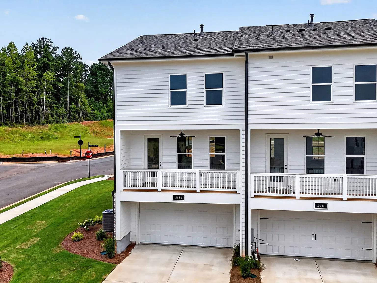 3 bed, 3.5 bath, 1603 sqft, $2,100 — Photo 3