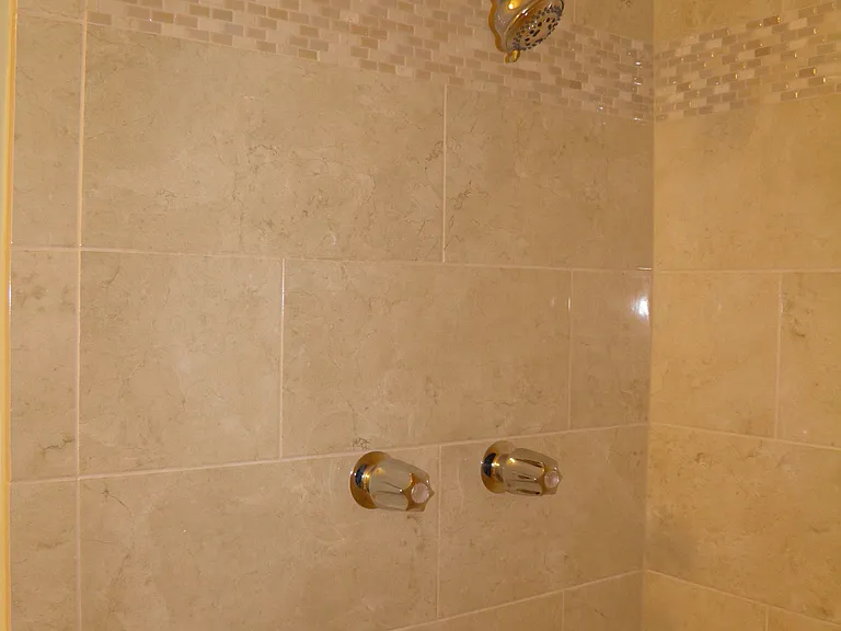Tile detail in shower