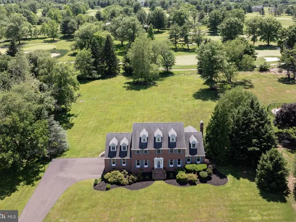 48 Bobbie Dr, Ivyland, PA 18974