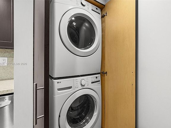 4th image of 2457 Collins Ave APT 307