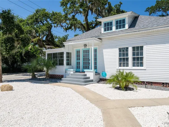 301 Live Oak St, New Smyrna Beach, FL 32168
