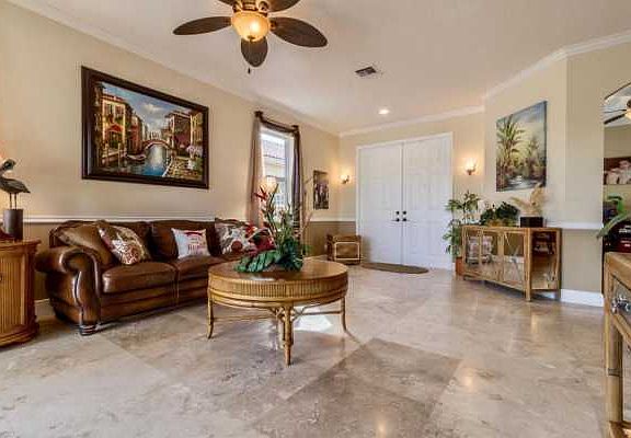 Home For Sale In Isola Bella