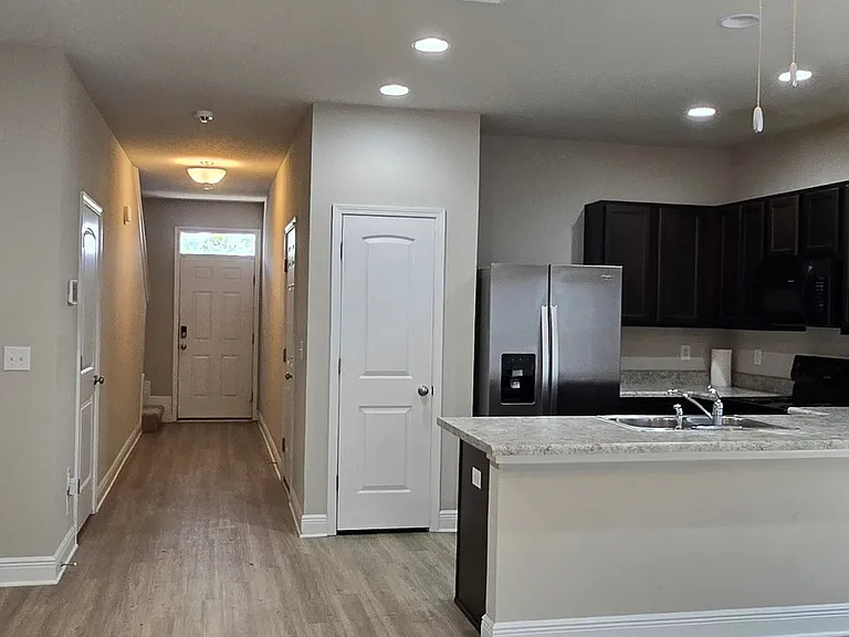 5837 Bay Pl — Photo 3