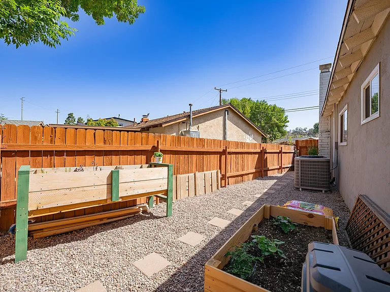 530 Kirtright St — Photo 54