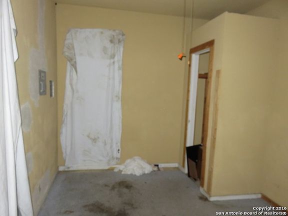2nd image of 1119 Essex St