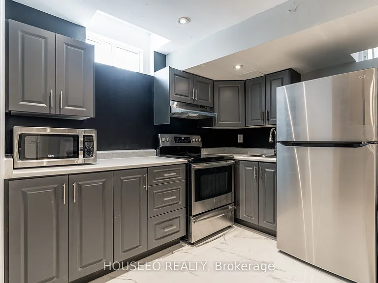3324 Sunlight St #BASEMENT — Photo 7