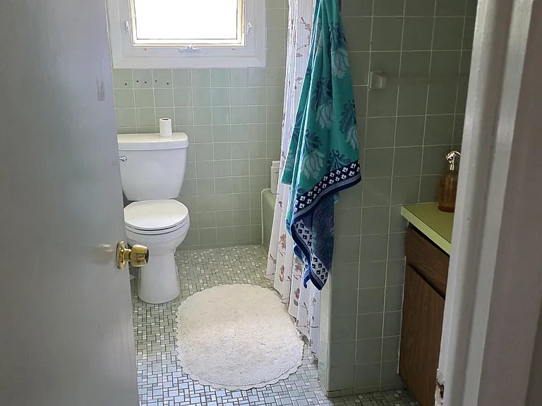 448 William St — Photo 4