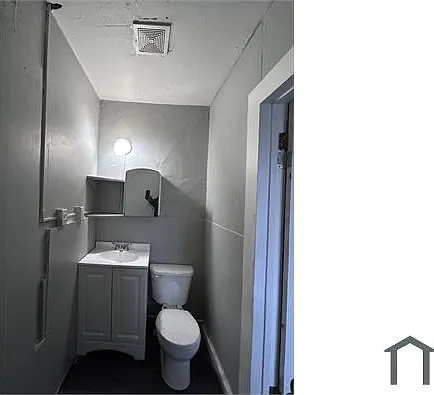 730 Roberts St #2 — Photo 9